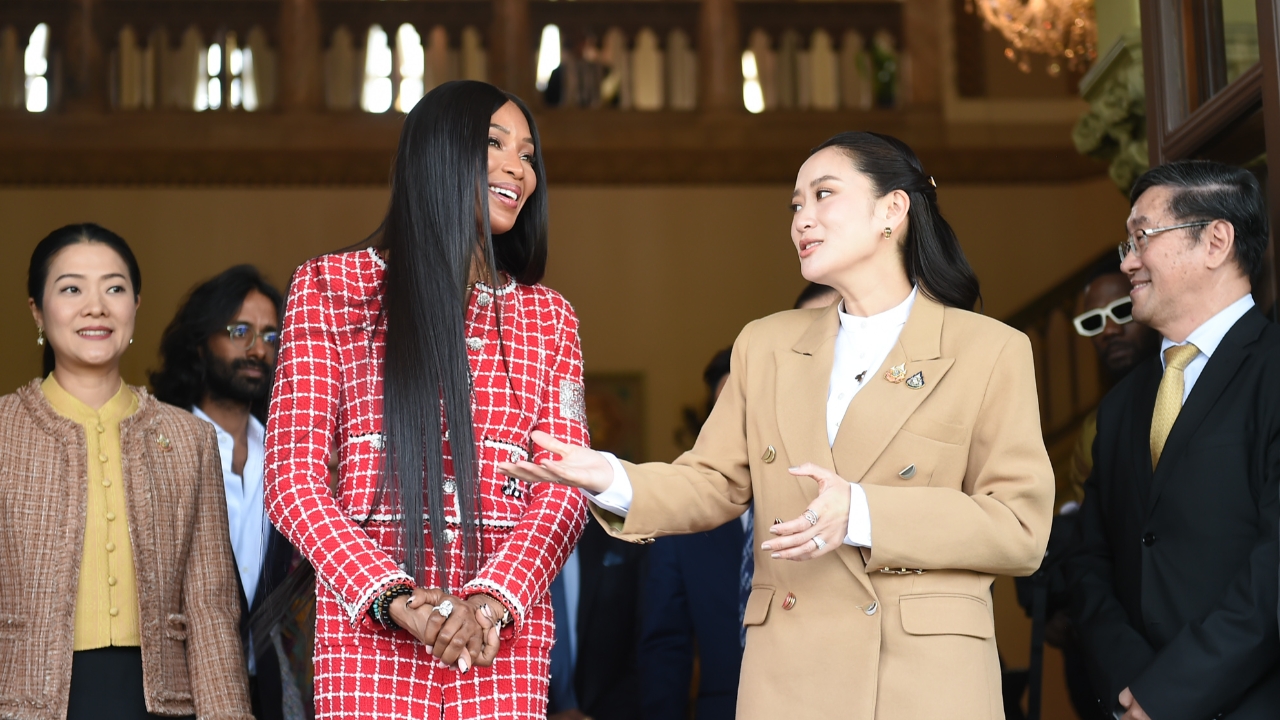 “อิ๊งค์” หารือ “นาโอมิ” แนะต่อยอดสิ่งดั้งเดิม ก่อนพาลูกเดินเล่นสนามหญ้าทำเนียบฯ