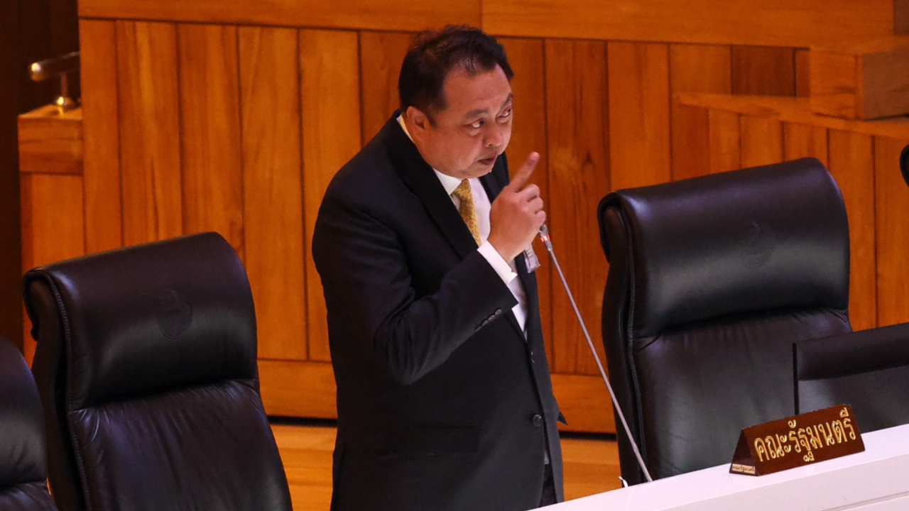 ซักฟอกระอุกลางดึก “สุชาติ” เดือดโต้กลับ “สหัสวัต” สั่งพักประชุมแล้วก่อนตี 2 ครึ่ง