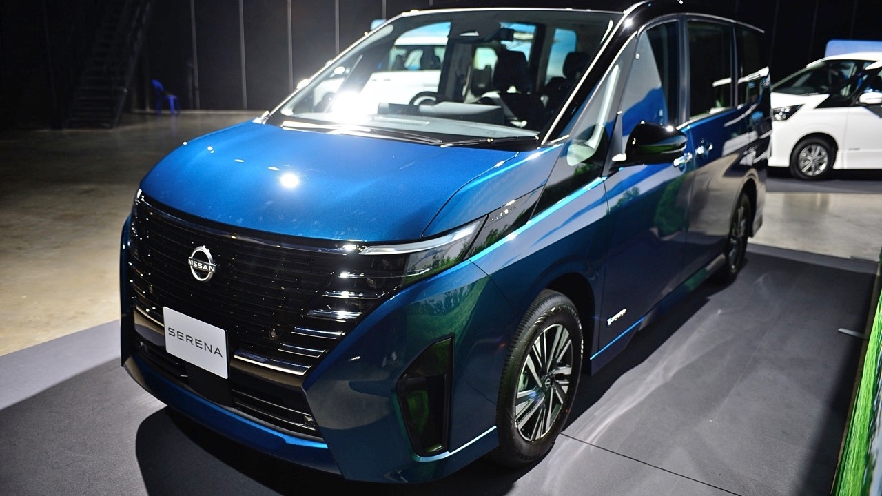 ราคาดีงาม NISSAN SERENA ตู้อเนกประสงค์ 7 ที่นั่ง พลัง e-POWER 