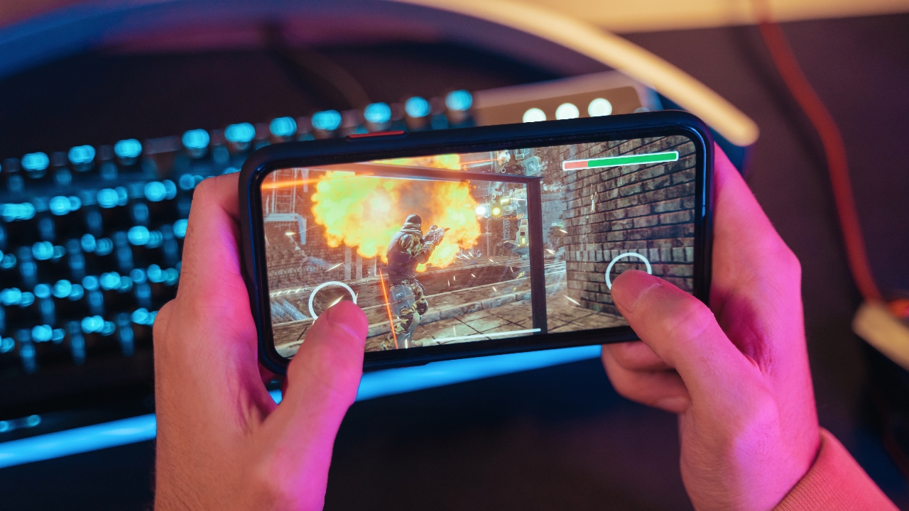 10 มือถือเล่นเกม 2025 ราคาไม่เกิน 10,000 บาท สเปกแรง เร็ว เล่นเกมลื่น