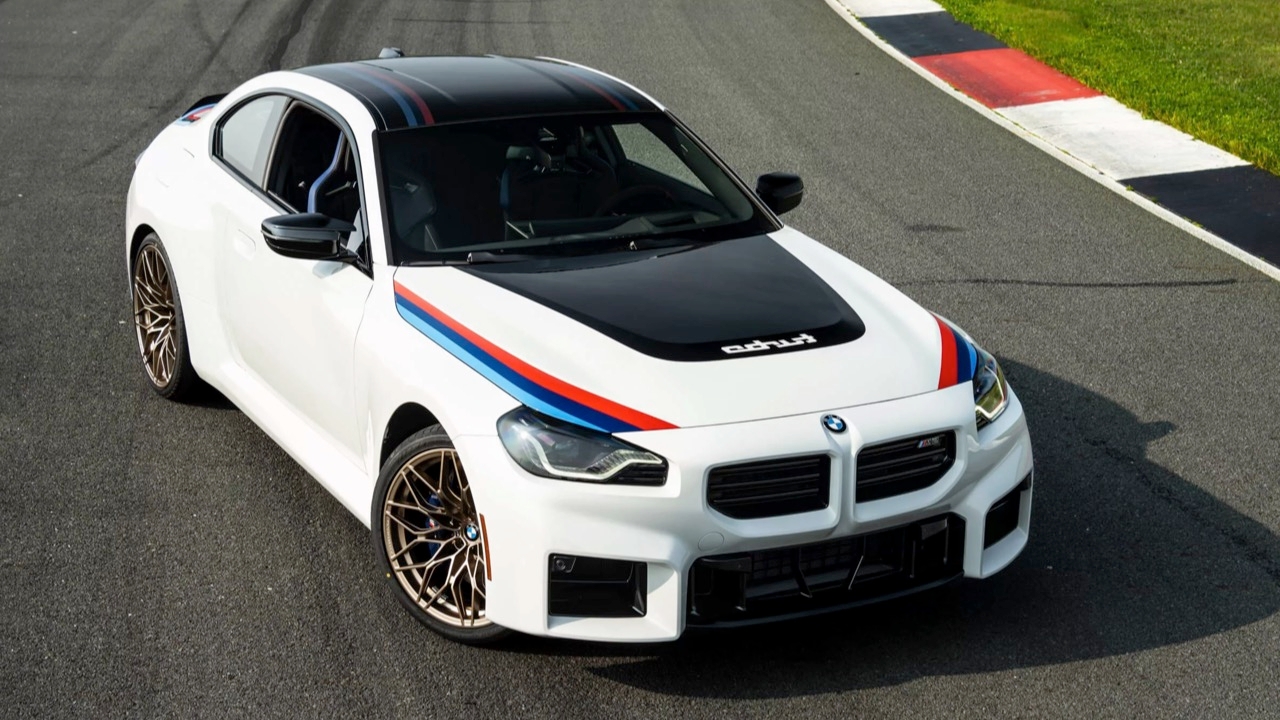 ขาวจั๊ว BMW M2 Turbo Design Edition 2026 มีเฉพาะรุ่นเกียร์ธรรมดานะจ๊ะ!