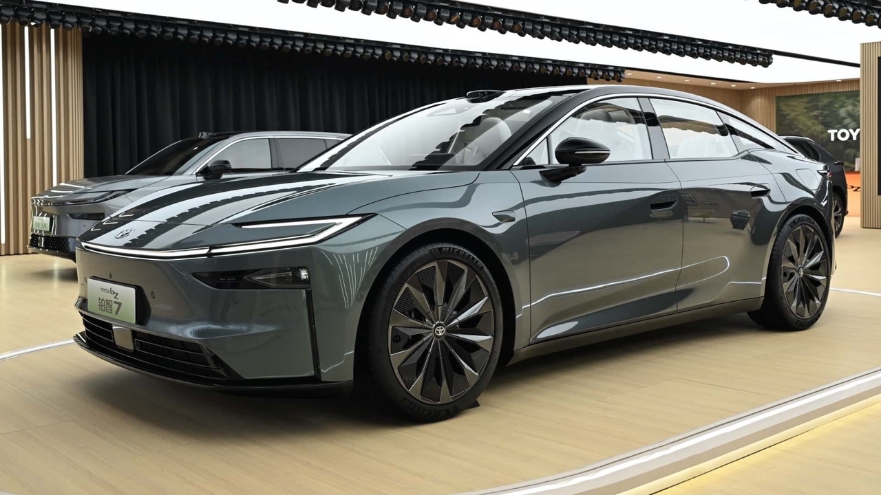 สามห่วงทะลวงไฟฟ้า TOYOTA bZ7