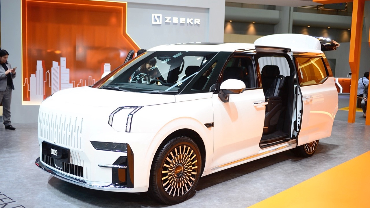 ราคาดีงาม ZEEKR 009 LUXURY MPV EV 7 ที่นั่ง 