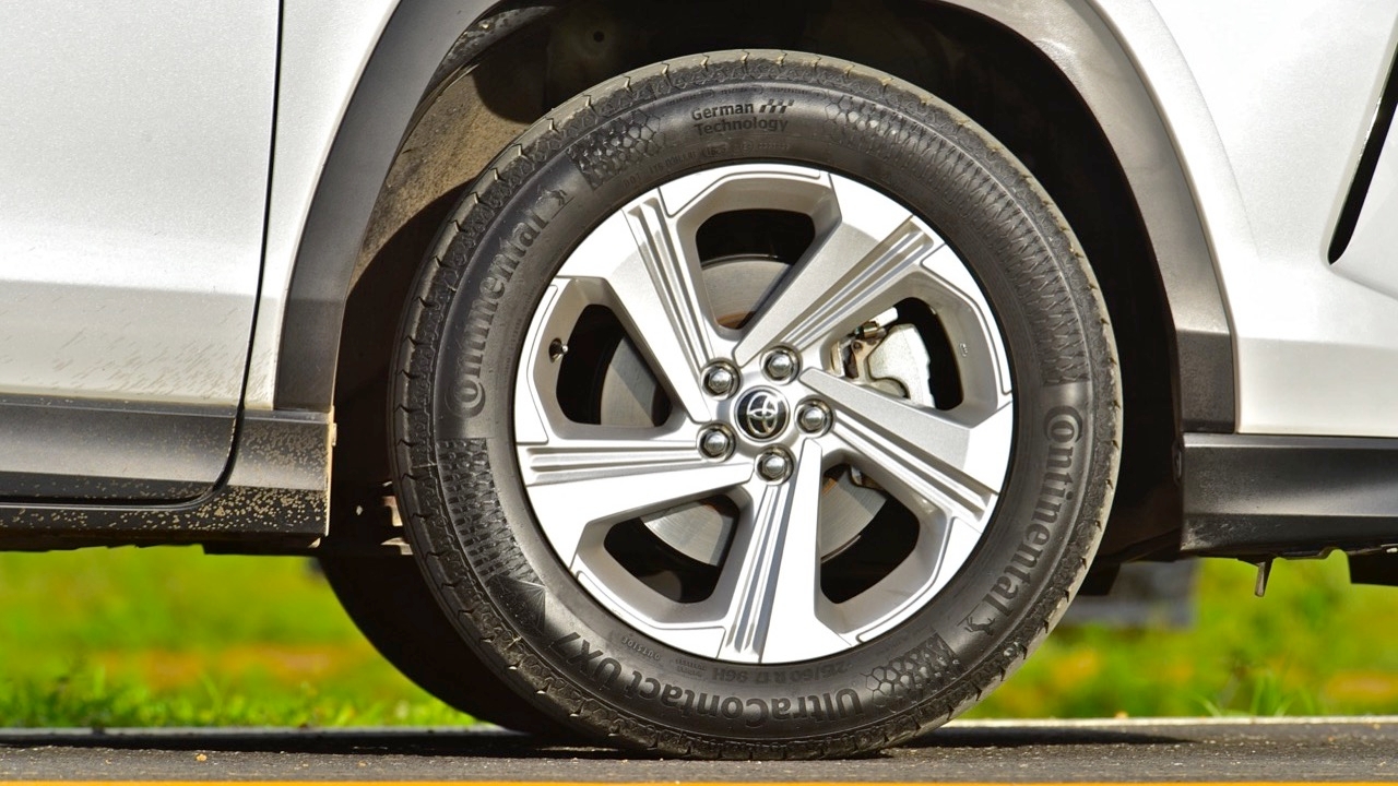 เกาะตุ๊กแกเรียกพี่! ลองแล้วดีจึงบอกต่อ คอนติเนนทอล UltraContact UX7 ยางเอสยูวีสายนุ่มเงียบ 