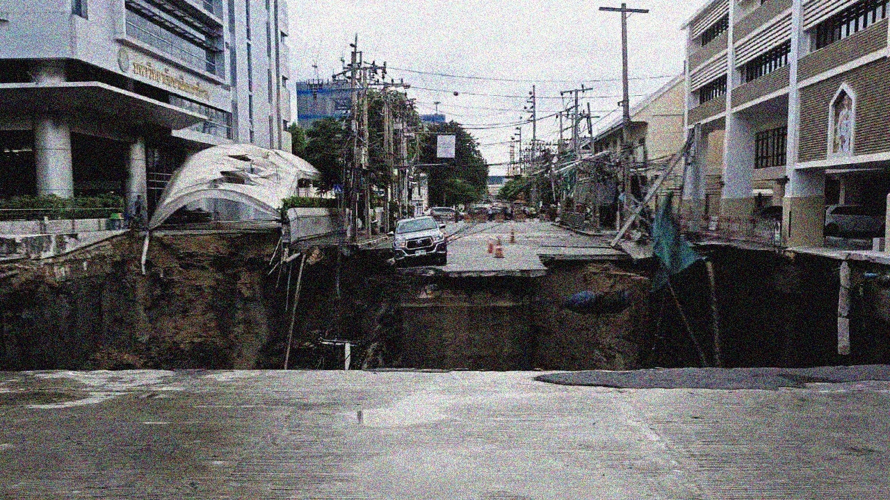 เปิดไทม์ไลน์ ถนนทรุดตัว หน้าวชิรพยาบาล เร่งย้ายผู้ป่วย-ปชช.ออกจากพื้นที่ 