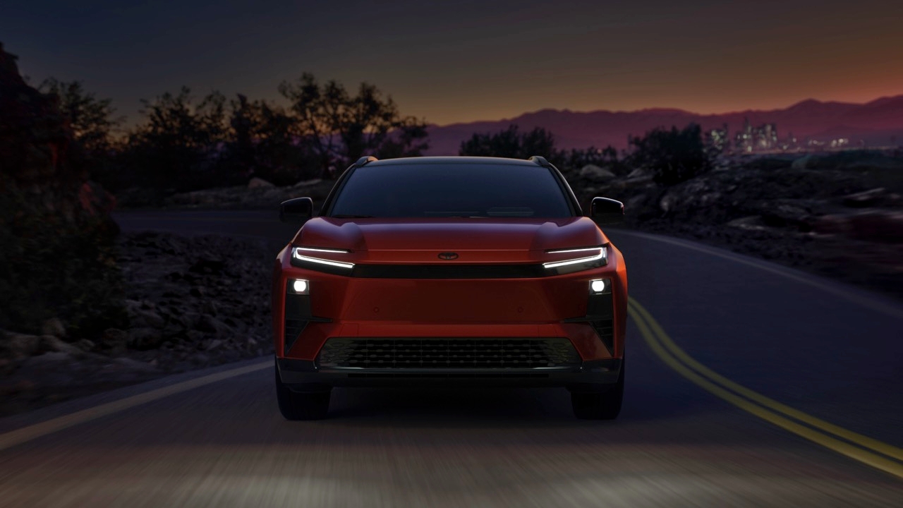 สามห่วงทะลวงไฟฟ้า Toyota New C-HR Battery Electric Vehicle
