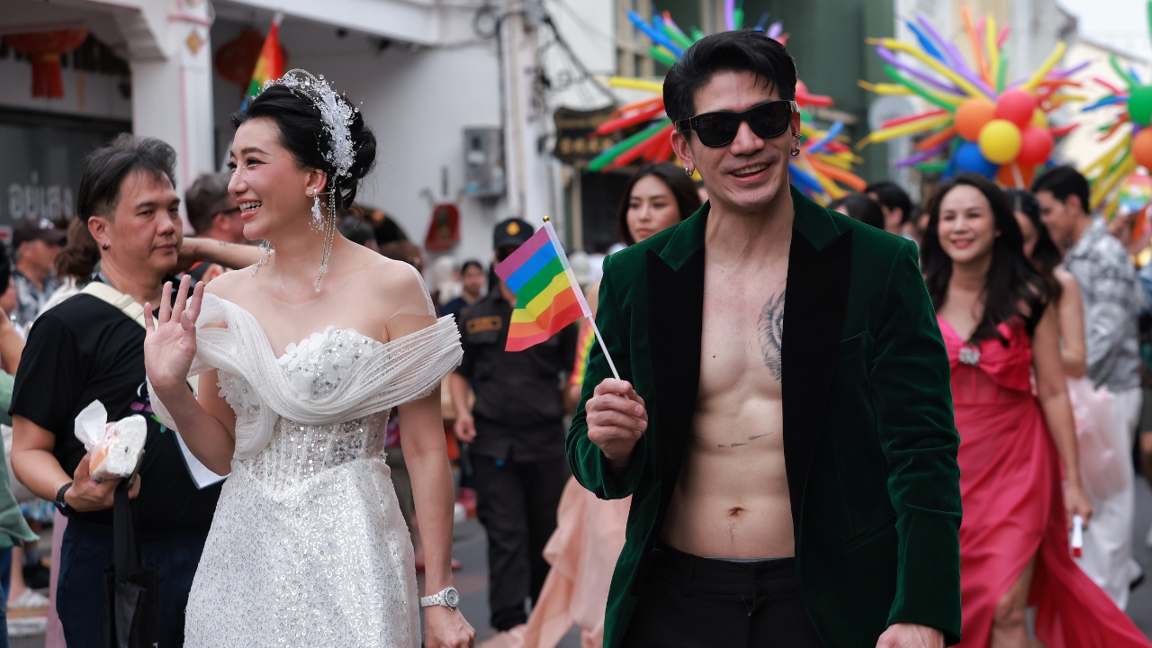อันดามันสะเทือน! ดาราพาเหรดร่วมเดินขบวนงาน Pride ภูเก็ต Pride 2025