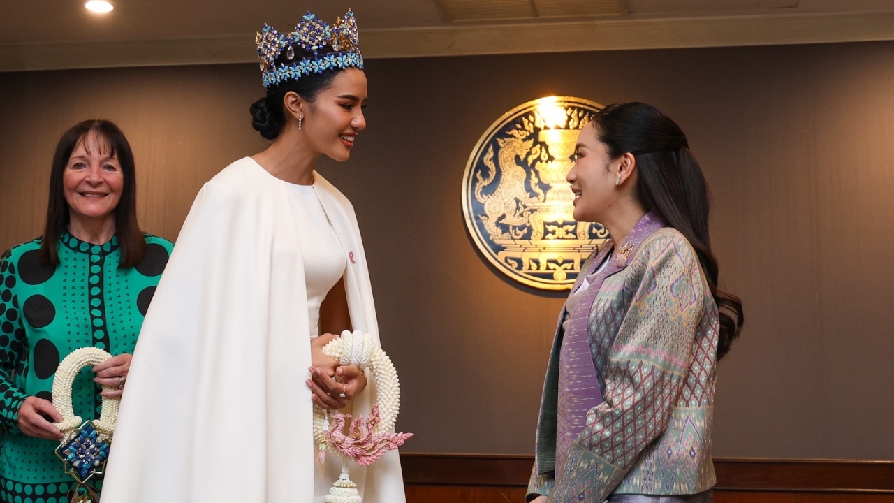 โอปอล สุชาตา สวยสง่าสวมเดรสขาวเข้าพบนายกฯ ได้รับคำชมที่สร้างชื่อให้ประเทศไทย