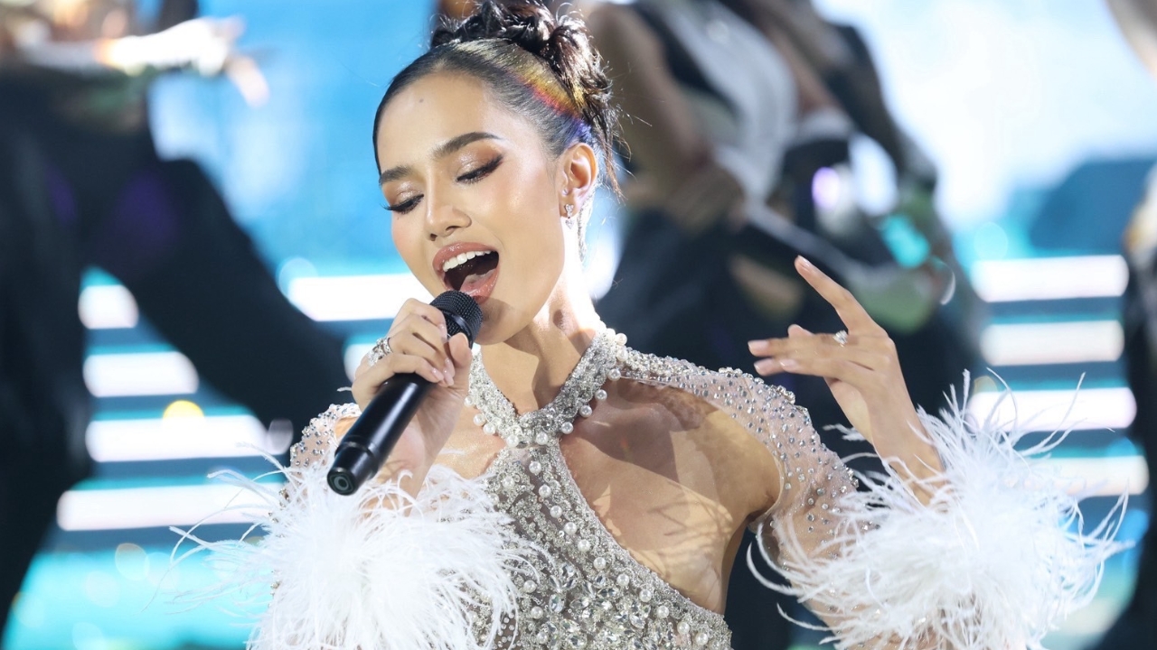 ชมภาพ โอปอล สุชาตา ทั้งเต้นทั้งร้อง โชว์พลังเสียงสุดจึ้ง ทำคนทึ่งในความสามารถ