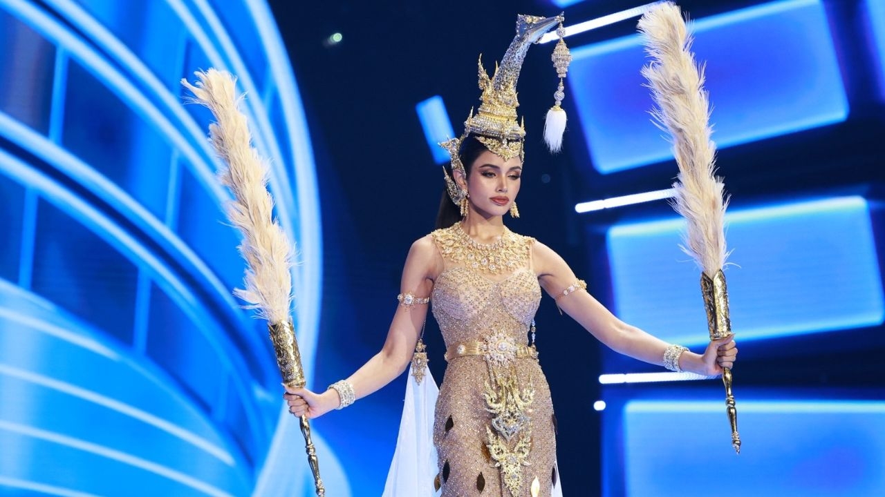 ประวัติศาสตร์ที่สวมใส่ได้! อลังการงานดีไซน์ ชุดประจำชาติ มิสยูนิเวิร์สไทยแลนด์ 2025