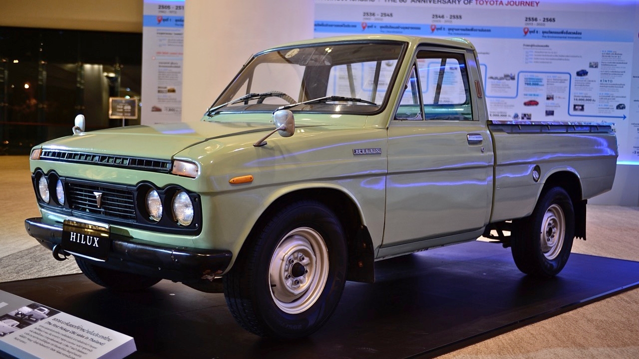 แก่แต่เก๋า TOYOTA HILUX N10 (พศ. 2011) กระบะทำกินยุคคุณปู่