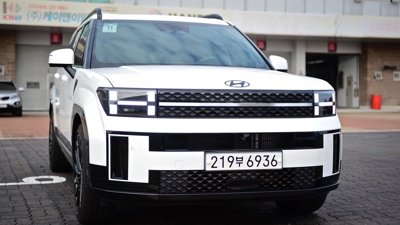 Hyundai Santa Fe 2025: SUV เจเนอเรชั่นใหม่ ดีไซน์ล้ำสมัย ขับขี่ประหยัดพลังงาน ราคาเริ่มต้น 1.599 ล้านบาท