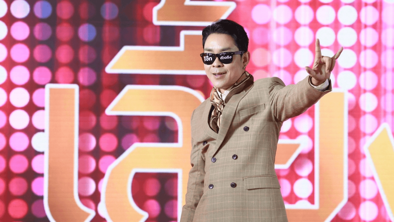 โจ๊ก โซคูล เปิดเวทีมินิคอนเสิร์ตขนความสนุกมอบให้แฟนๆ 