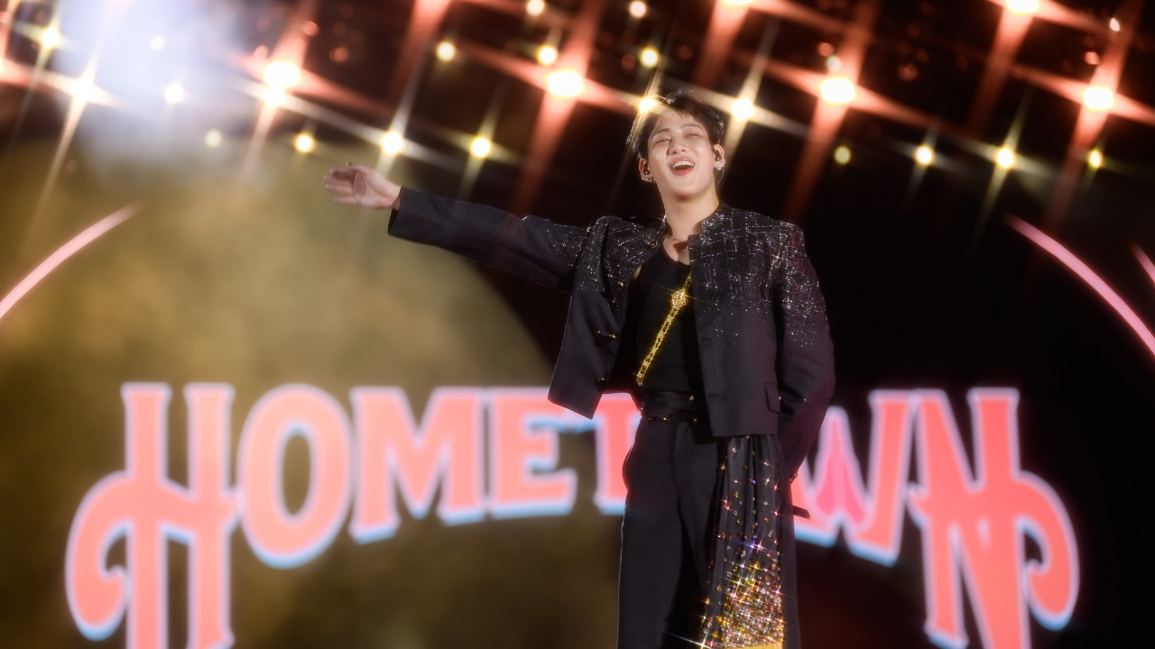 แบมแบม คืนถิ่นสมศักดิ์ศรี HOMETOWN Concert ยิ่งใหญ่สมการรอคอย  