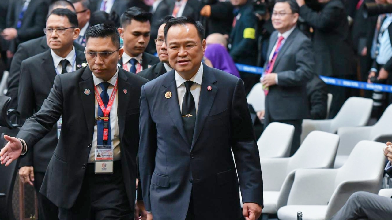 “อนุทิน” กล่าวถ้อยแถลงวงประชุมสุดยอดอาเซียน ปธน.ฟิลิปปินส์ ร่วมแสดงความอาลัยถวาย