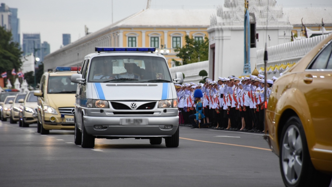 รถเชิญพระบรมศพ "สมเด็จพระพันปีหลวง" คันเดียวกับที่เชิญพระบรมศพ "รัชกาลที่ 9"