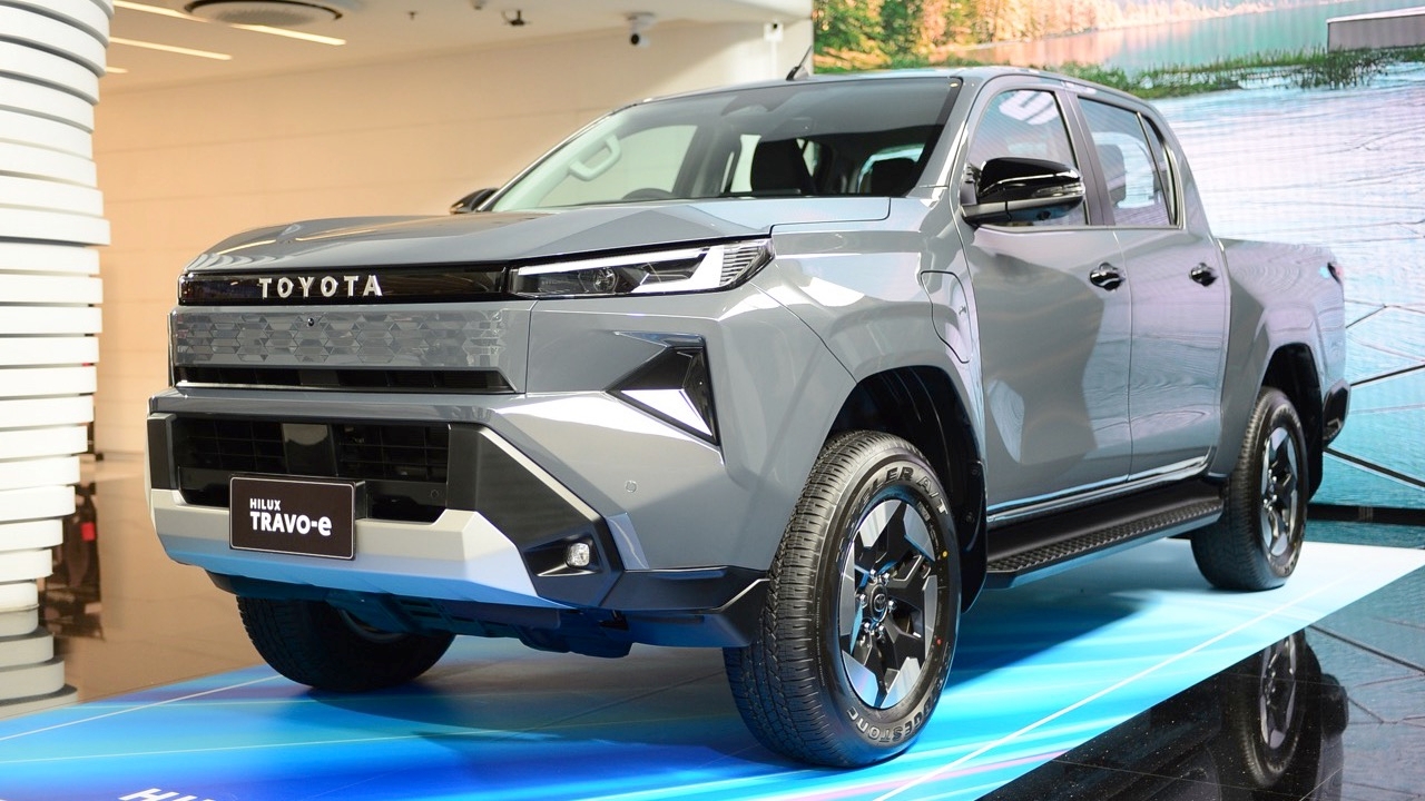 กระบะไฟฟ้ามาแล้ว TOYOTA HILUX TRAVO-e รุ่นและราคา