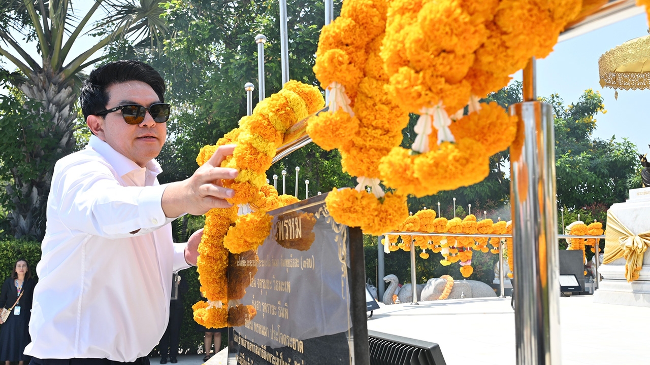 "สุรศักดิ์" ถือฤกษ์ดีเข้ากระทรวงวันแรก เตรียมลุยงานขับเคลื่อนท่องเที่ยวไทย