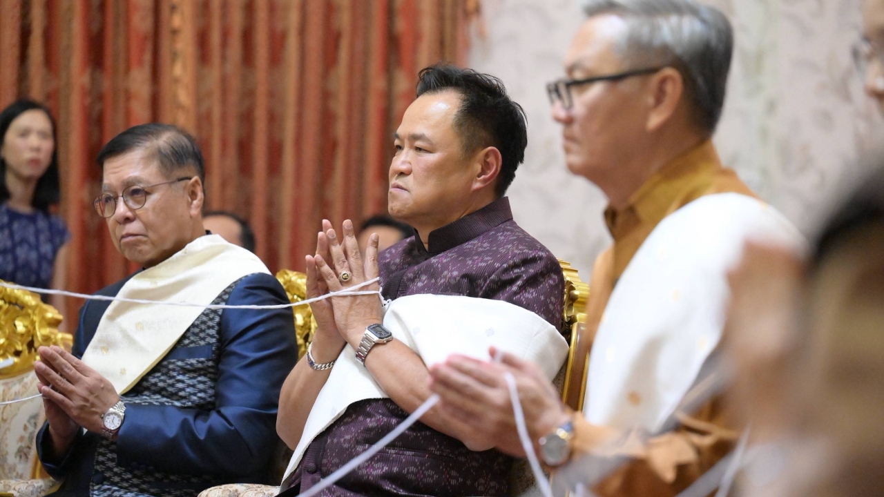 “อนุทิน-สีหศักดิ์” ร่วมงานบุญสะบายดีปีใหม่ลาว พร้อมร่วมพิธีบายศรีสู่ขวัญ