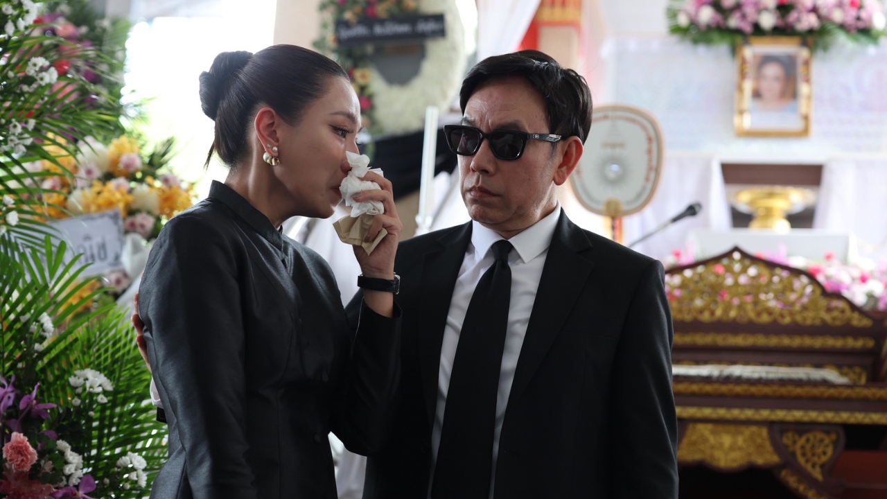 เปิดภาพเคลื่อนร่าง มุกดา ภรรยา หนึ่ง นึกคิด ลูกสาวร้องไห้แทบขาดใจ แต่ กุญแจซอล ยังไม่ปรากฏตัว