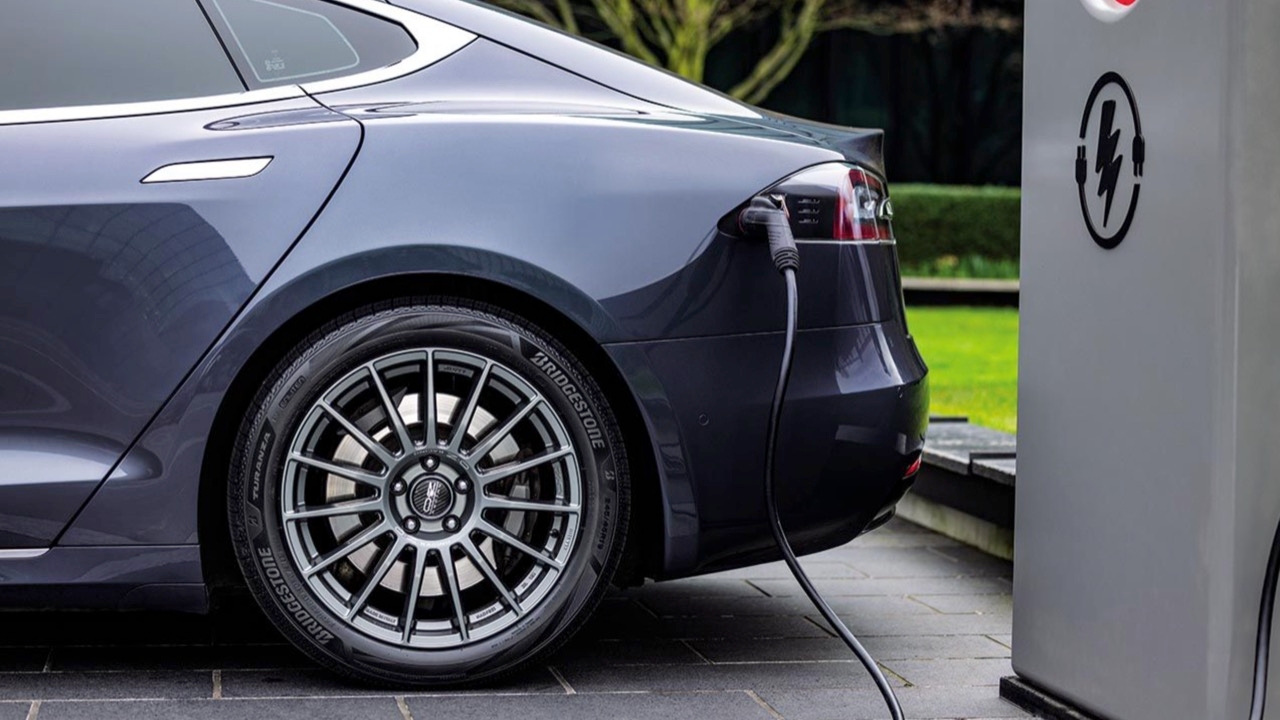 How to Choose Durable and Energy-Efficient Tires for Electric Vehicles