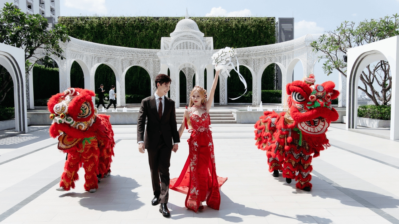 ชมภาพงานแต่ง “บอส ชนกันต์” ควงแฟนสาวนอกวงการ “บี สราลี” วิวาห์สุดชื่นมื่น