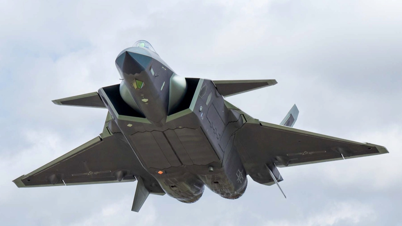 พญามังกรครองน่านฟ้า ส่องเครื่องบินขับไล่ล่องหนยุคที่ 5 Chengdu J-20 Mighty Dragon