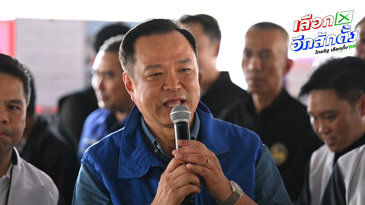 นายกฯ ตรวจประตูระบายน้ำสองพี่น้อง สุพรรณบุรี ชวนประชาชนเลือกตั้ง ขอโอกาสกลับมาทำงาน