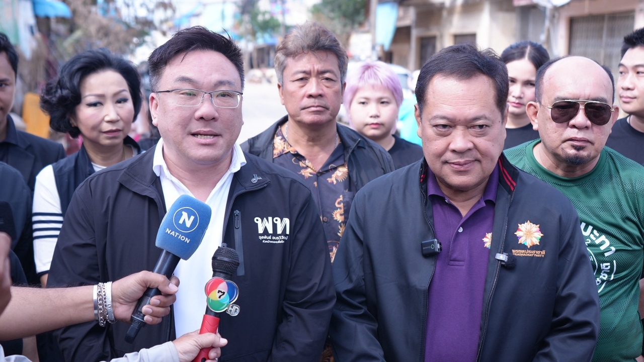 “จุลพันธ์” นำทีมเพื่อไทย ผนึก “ประชาชาติ” ส่งอาสาสมัครเร่งฟื้นฟูหาดใหญ่