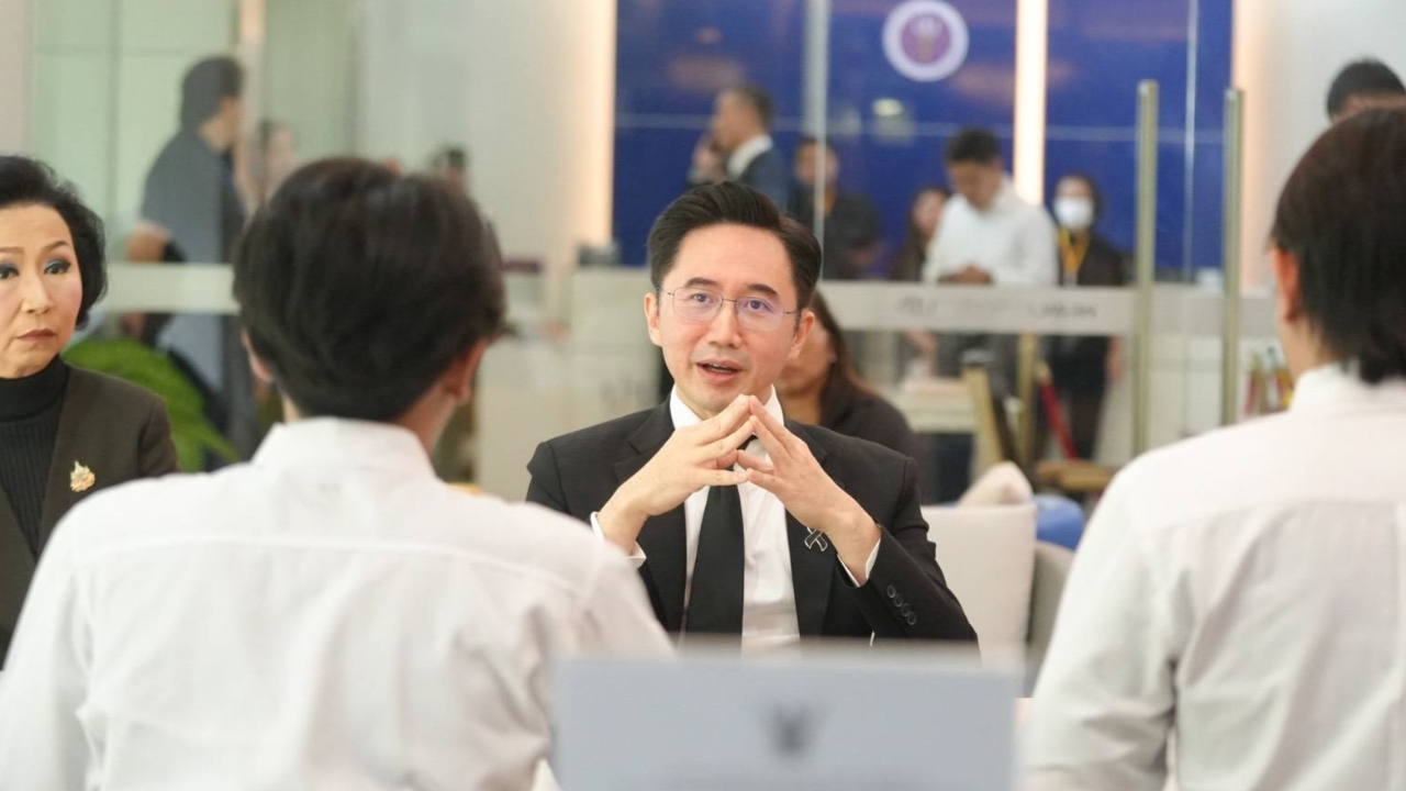 “อ.เชน” คุย นศ.อุเทนถวาย รับฟังข้อเสนอใช้พื้นที่เดิม ยันเปลี่ยนที่ตั้งเพื่อความมั่นคงระยะยาว