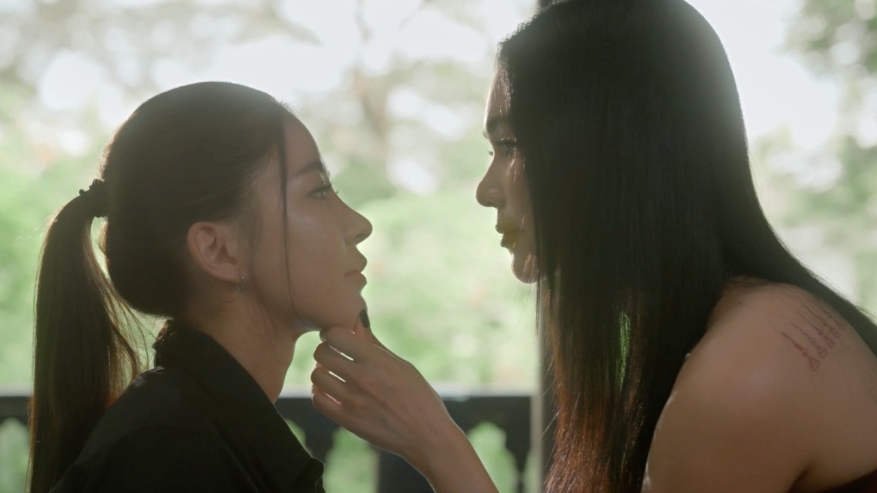 “ปุยนุ่น-บิ๊นท์” ทำถึง! เลิฟซีนสุดละมุนเสิร์ฟความฟิน พา “ข่มขลัง” ยึดหัวตารางเทรนด์โลก