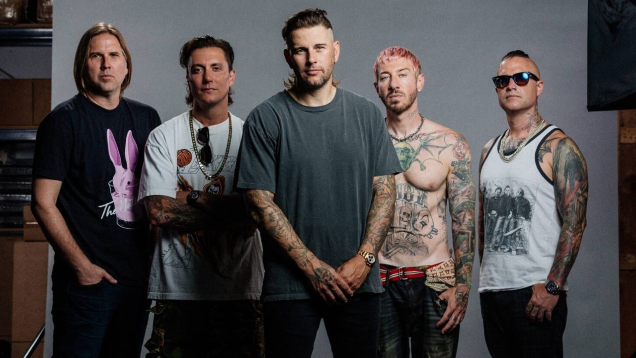 รู้จัก "Avenged Sevenfold" วงเมทัลระดับโลก "เนเน่" ขึ้นโชว์เปิดคอนเสิร์ตในสิงคโปร์