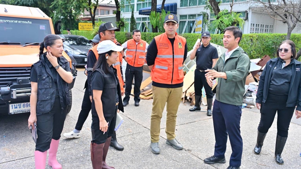 เร่งฟื้นบึงกุ่ม “เจเศรษฐ์” ระดมกำลัง ปภ.สุพรรณบุรี ผนึก กทม. ลุย Big Cleaning พื้นที่หลังน้ำลด