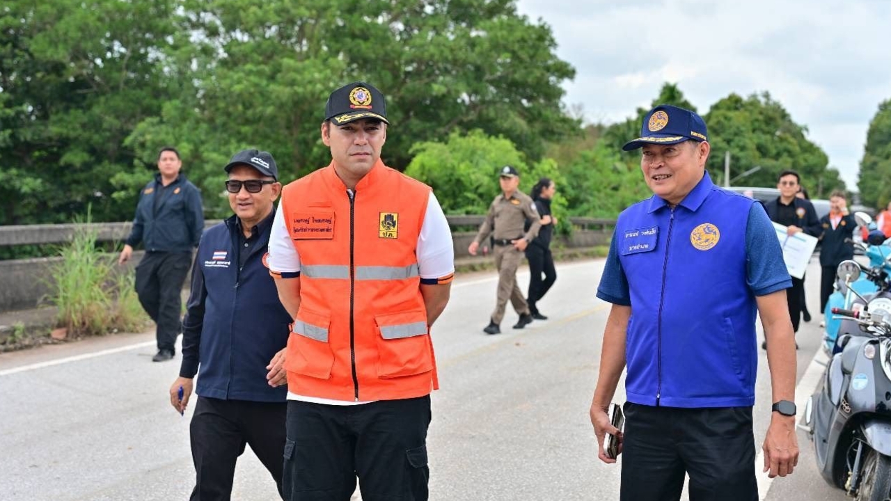 “เจเศรษฐ์” ลุยระยอง เตรียมแผนรับมือน้ำท่วมระยะยาว สั่งปกป้อง รพ.แกลง ดูแลผู้ป่วย