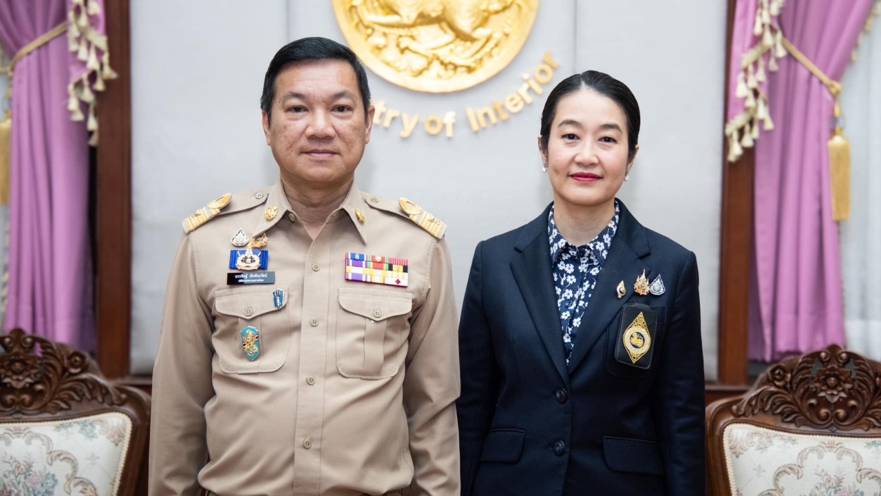 ประวัติ จิณณารัชช์ สัมพันธรัตน์ “มาดามต่าย” คู่ชีวิต “ปลัดป๊อป อรรษิษฐ์” ปลัดกระทรวงมหาดไทย