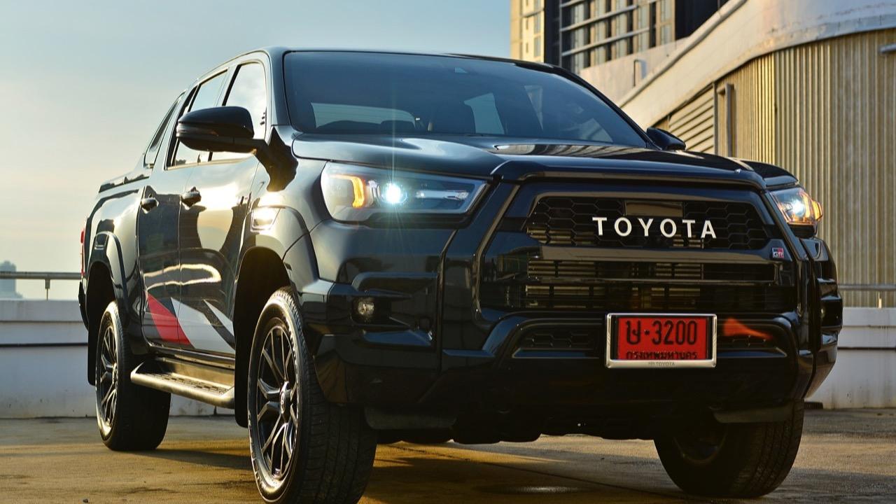 ลองของดี ขับสี่มีความสุด! ทดสอบ TOYOTA HILUX REVO GR SPORT 2.8 A/T 4x4