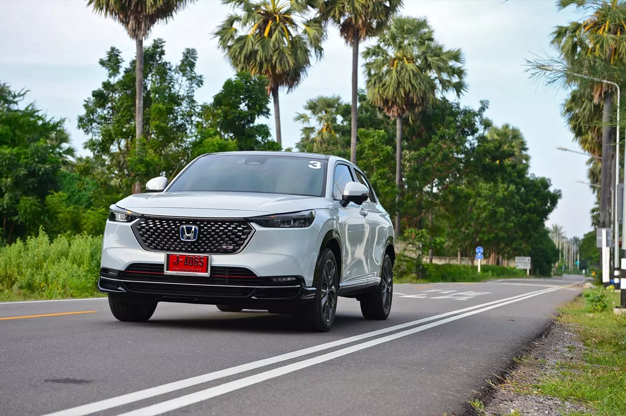 สัมผัสแรก ทดสอบ HONDA NEW HR-V e:HEV RS 