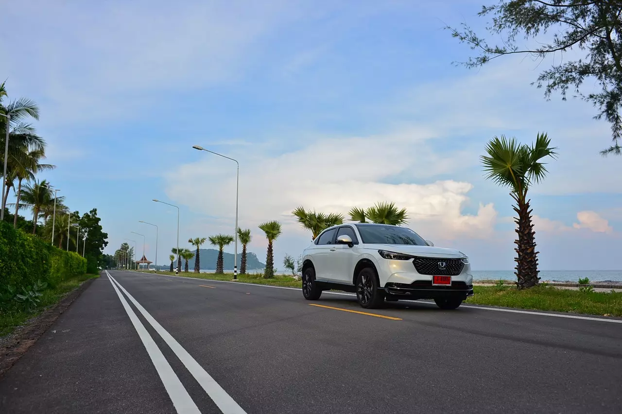 สัมผัสแรก ทดสอบ HONDA NEW HR-V e:HEV RS 