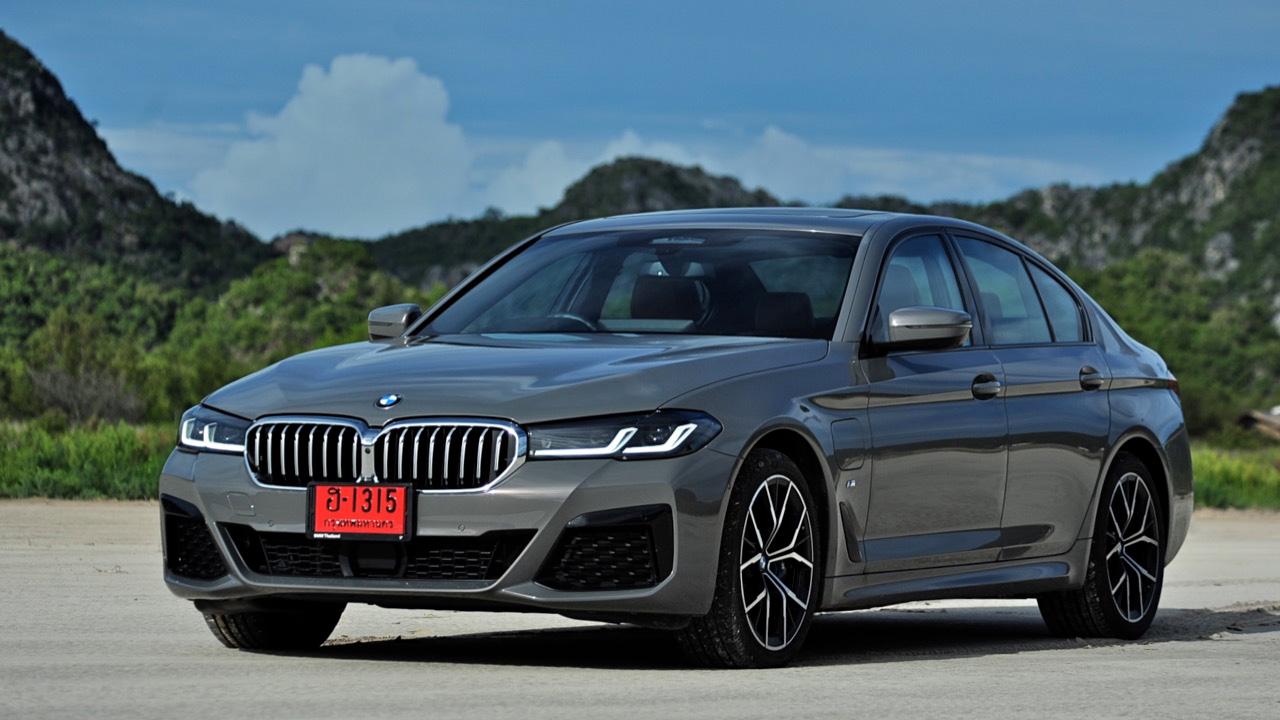 ดีขึ้นเกือบทุกจุด ทดสอบรุ่นปรับโฉม BMW 530e M SPORT PLUG IN HYBRID LCI 2021
