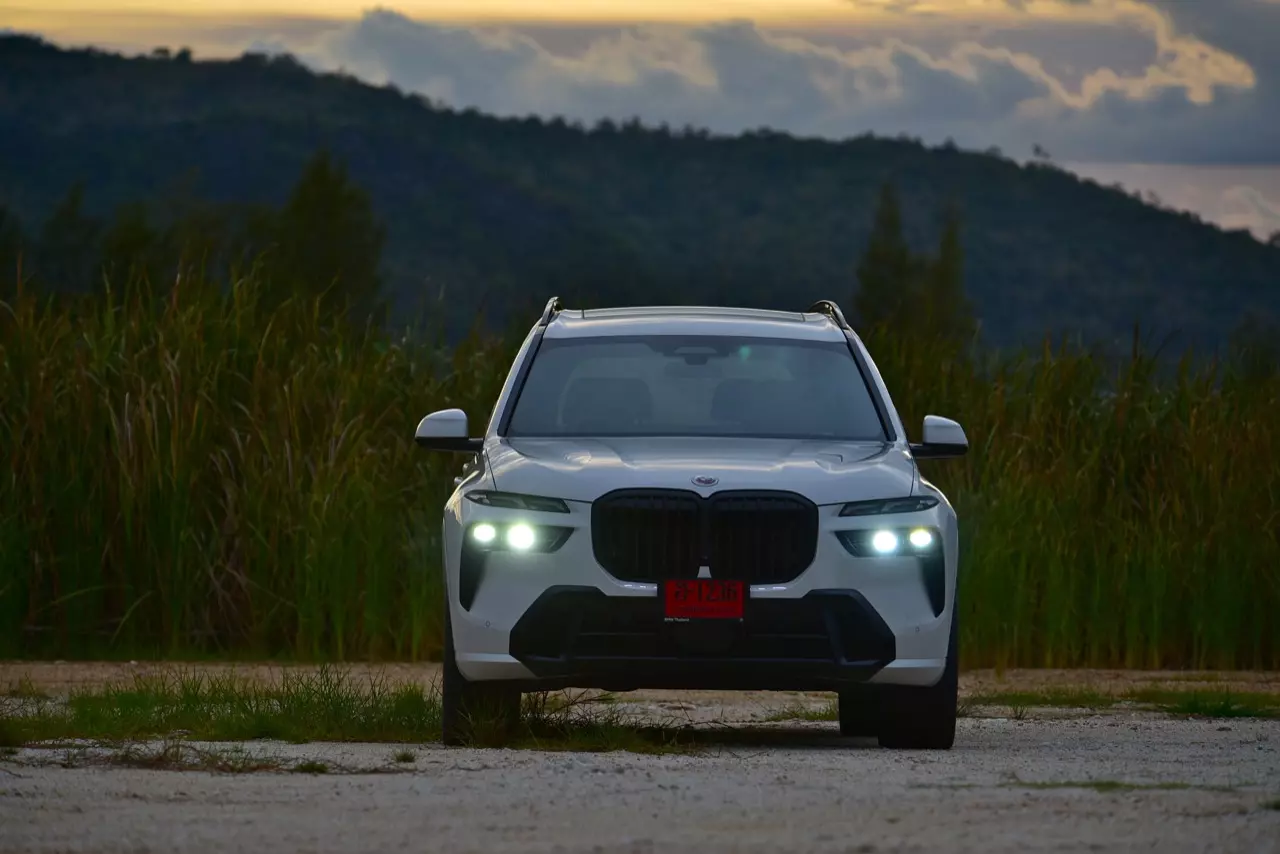 ประกอบไทยราคาดีงาม ทดสอบ BMW X7 xDRIVE40d M SPORT LCI 2023