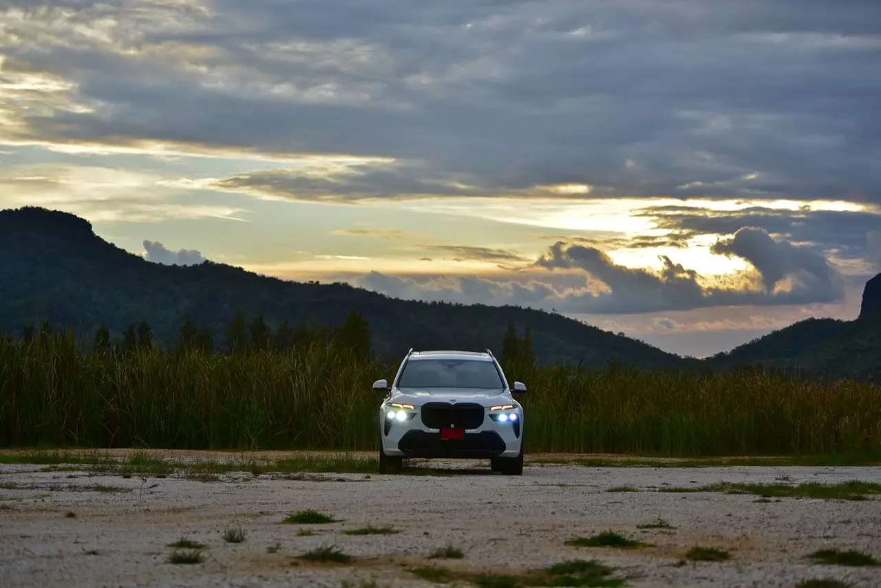 ประกอบไทยราคาดีงาม ทดสอบ BMW X7 xDRIVE40d M SPORT LCI 2023