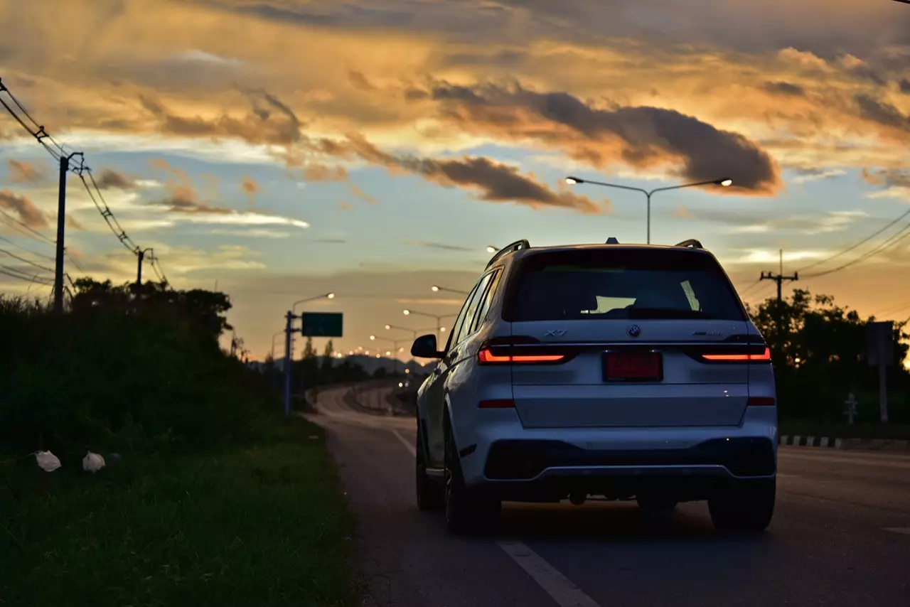 ประกอบไทยราคาดีงาม ทดสอบ BMW X7 xDRIVE40d M SPORT LCI 2023