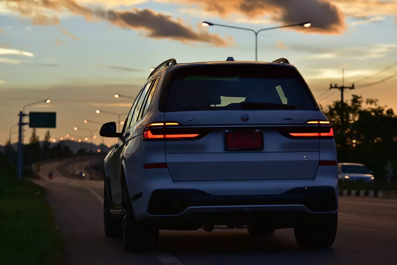 ประกอบไทยราคาดีงาม ทดสอบ BMW X7 xDRIVE40d M SPORT LCI 2023
