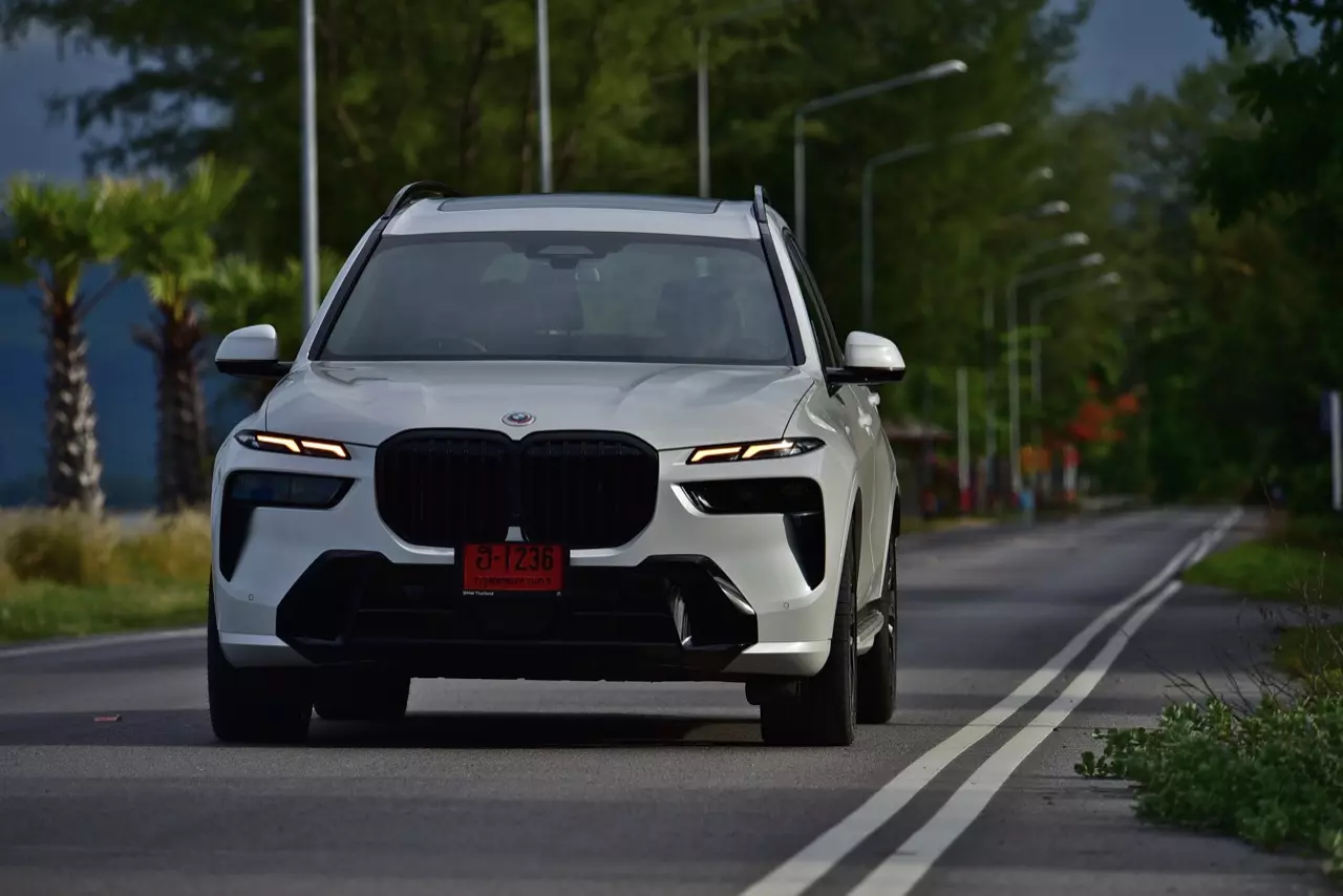 ประกอบไทยราคาดีงาม ทดสอบ BMW X7 xDRIVE40d M SPORT LCI 2023