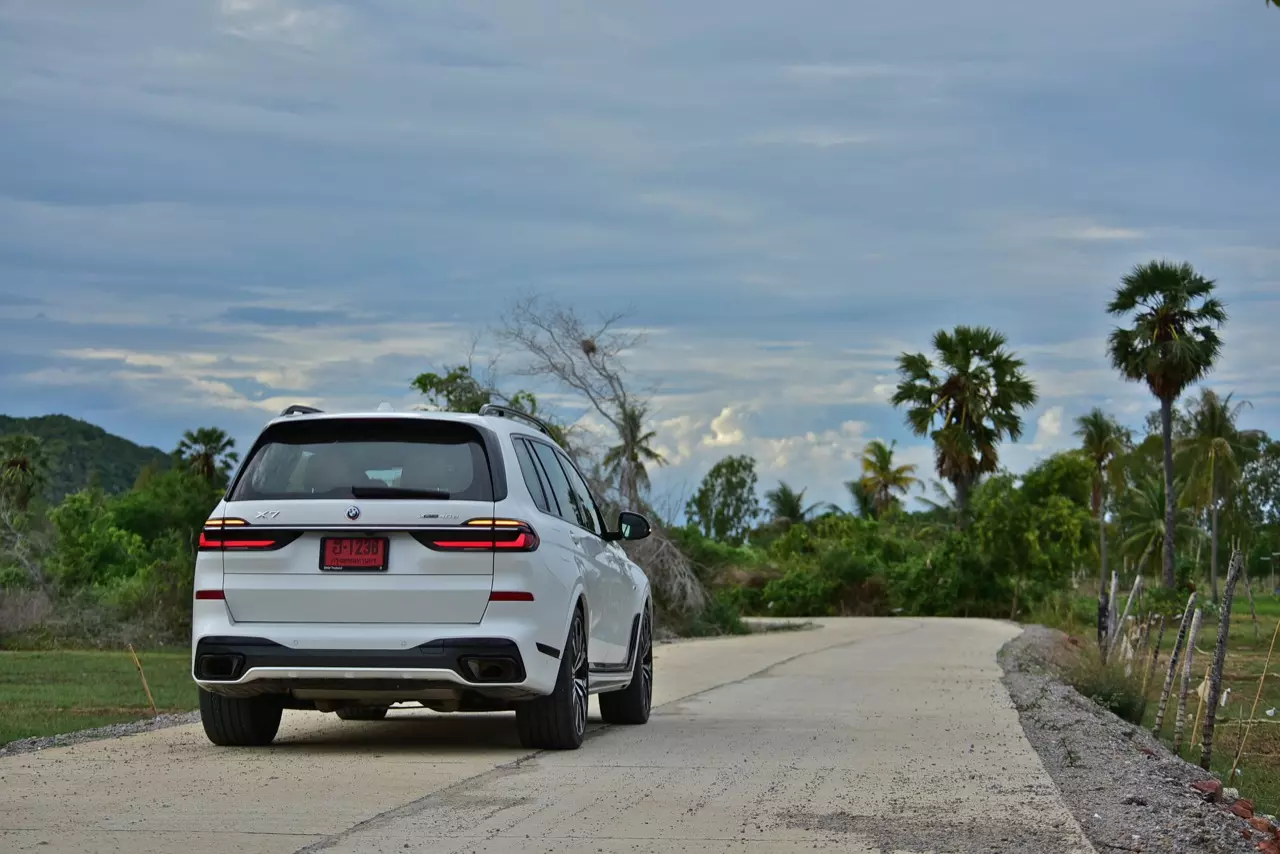ประกอบไทยราคาดีงาม ทดสอบ BMW X7 xDRIVE40d M SPORT LCI 2023
