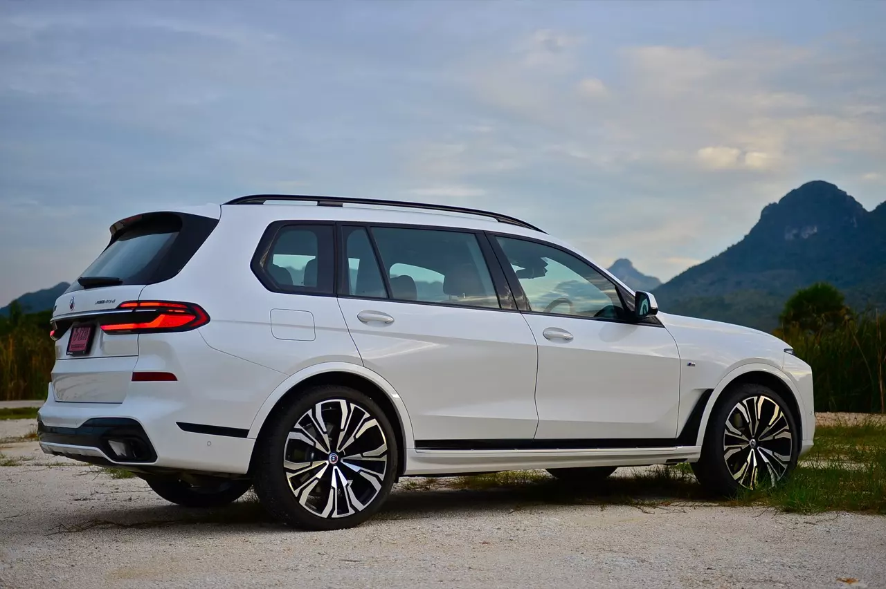 ประกอบไทยราคาดีงาม ทดสอบ BMW X7 xDRIVE40d M SPORT LCI 2023