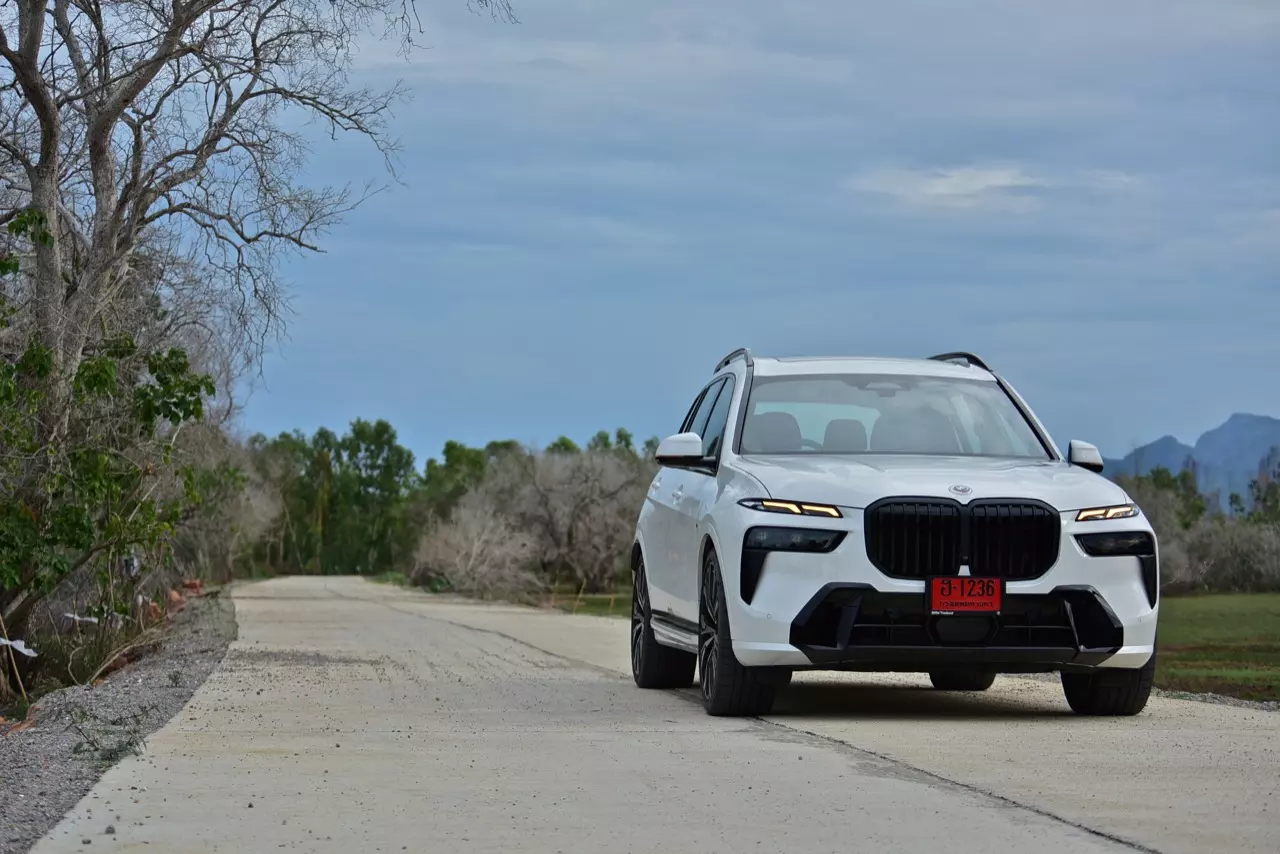 ประกอบไทยราคาดีงาม ทดสอบ BMW X7 xDRIVE40d M SPORT LCI 2023