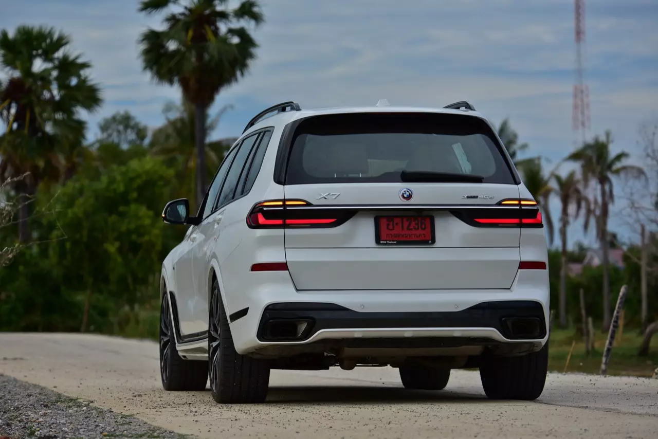ประกอบไทยราคาดีงาม ทดสอบ BMW X7 xDRIVE40d M SPORT LCI 2023