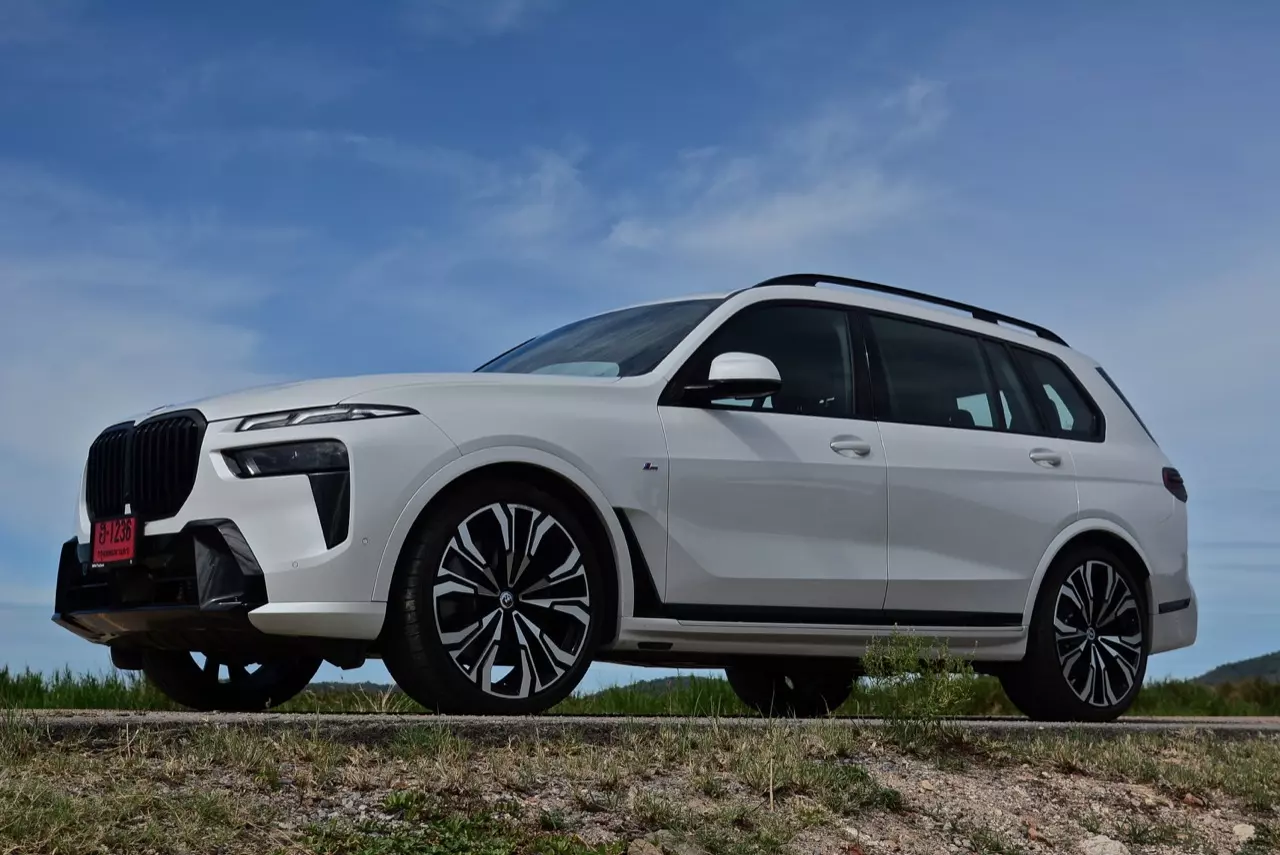 ประกอบไทยราคาดีงาม ทดสอบ BMW X7 xDRIVE40d M SPORT LCI 2023
