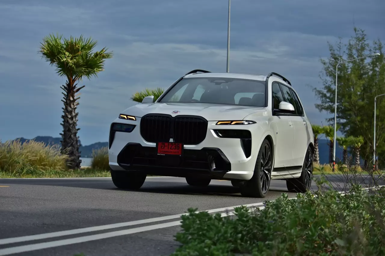 ประกอบไทยราคาดีงาม ทดสอบ BMW X7 xDRIVE40d M SPORT LCI 2023